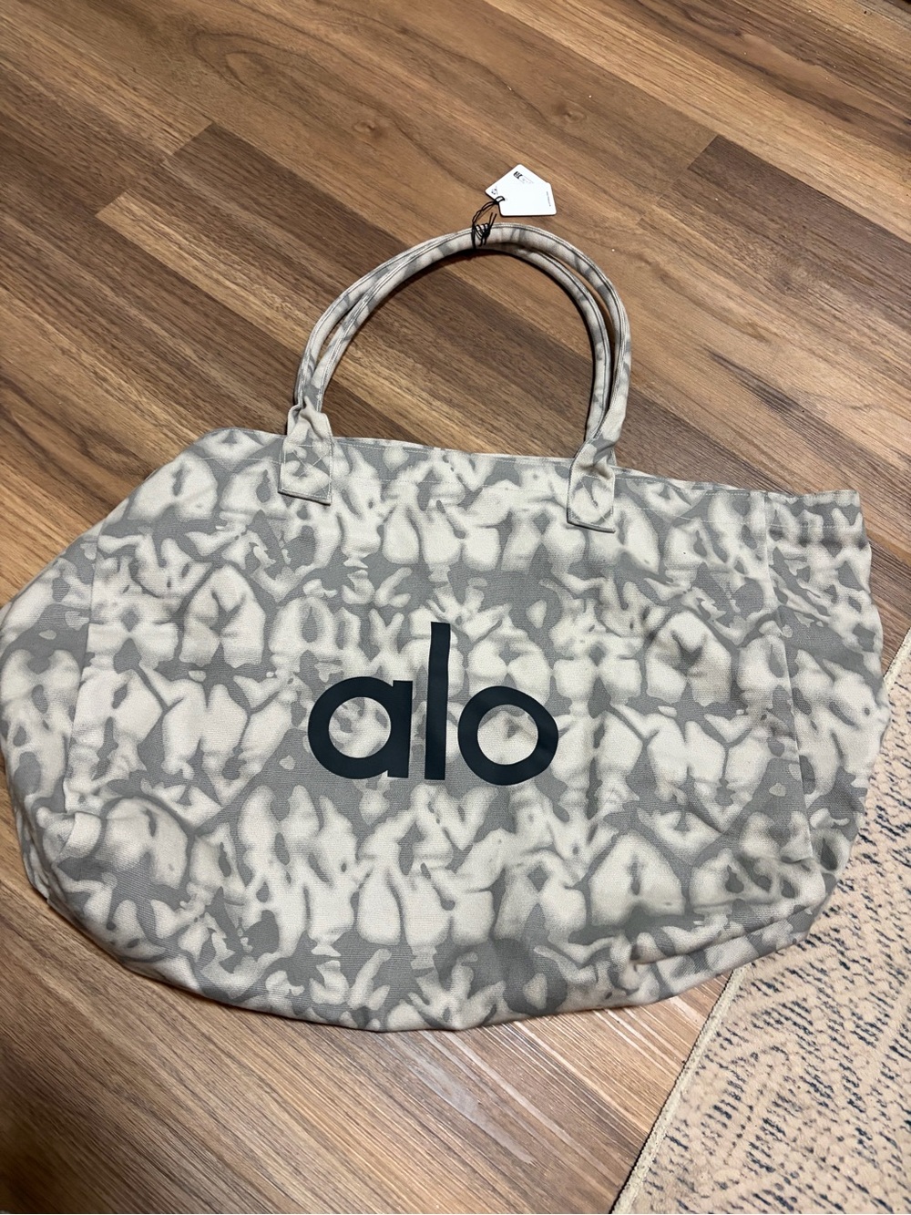 NWT ALO TOTE - Picture 2 of 3